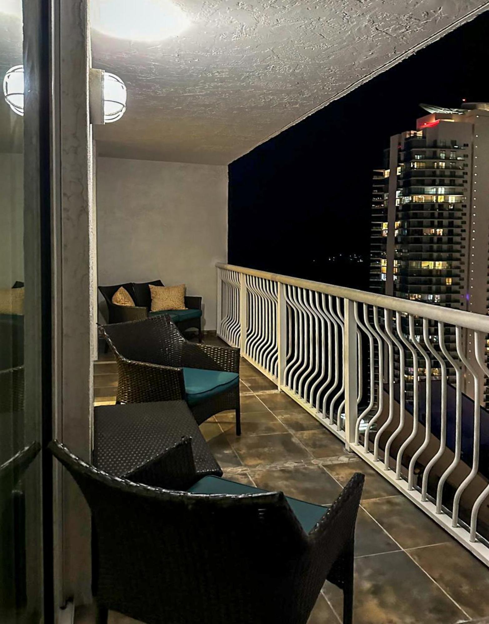 Apartment Star Yellow Brickell